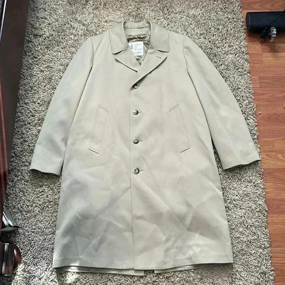 Vintage London Fog Cream Trench Coat with Silk and Fleece Line 42 Long - Picture 2 of 10